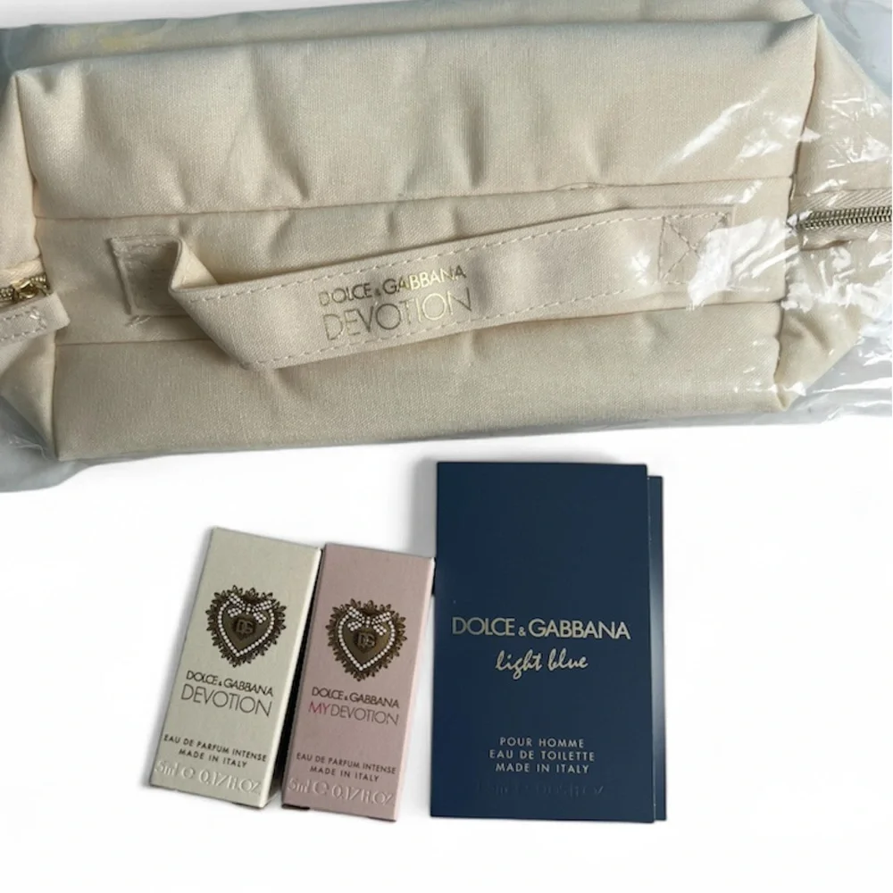 Dolce & Gabbana Cream Devotion Make up Bag  w/Gold Heart Charm on zipper handle
